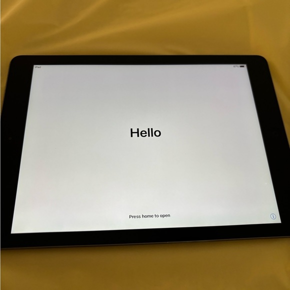 Apple iPad Air - Picture 3 of 9